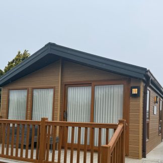 Due In - Fully Central Heated & Double Glazed Willerby Boston Lodge - 40" x 16" x 2 Bedrooms & 2 Bathrooms - 2011 Model For Sale Off Site