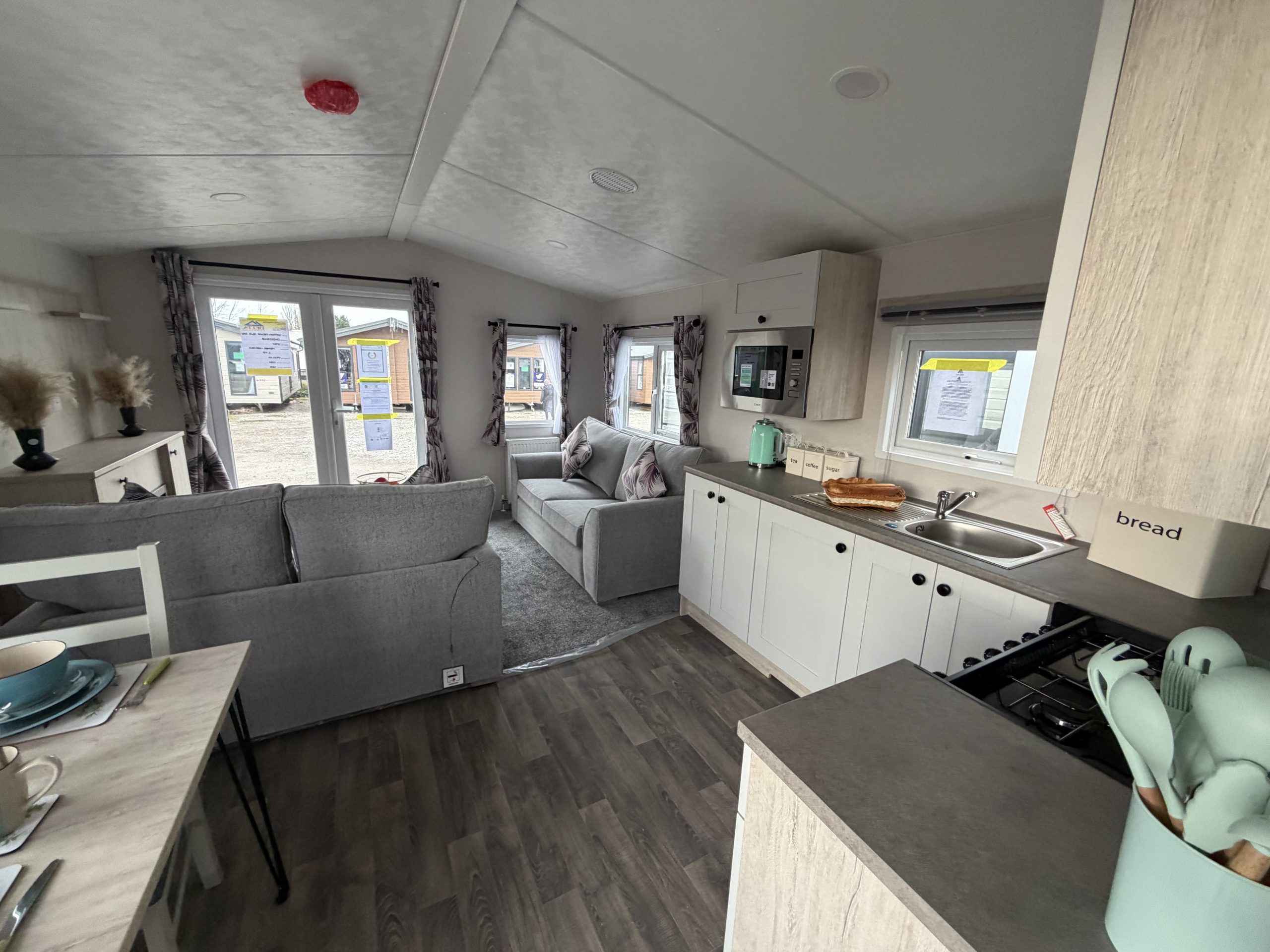 Brand New - Fully Central Heated & Double Glazed Delta Saffron Deluxe - 32" x 12" x 2 Bedrooms & 1 Bathroom - 2026 Model For Sale Off Site - Image 5