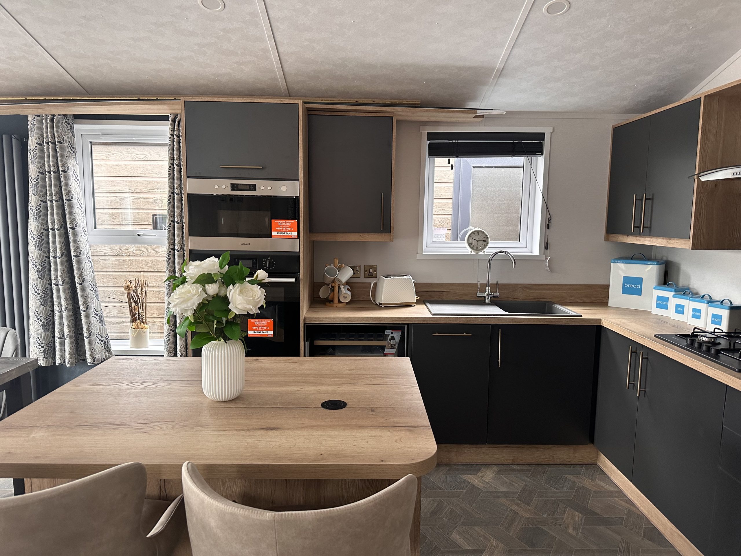 Last 2025 Model Available - Brand New - Residential Specification - Fully Central Heated & Double Glazed Beverley Norwood Lodge - 40" x 20" x 2 Bedrooms & 2 Bathrooms - 2025 Model For Sale Off Site - Image 5