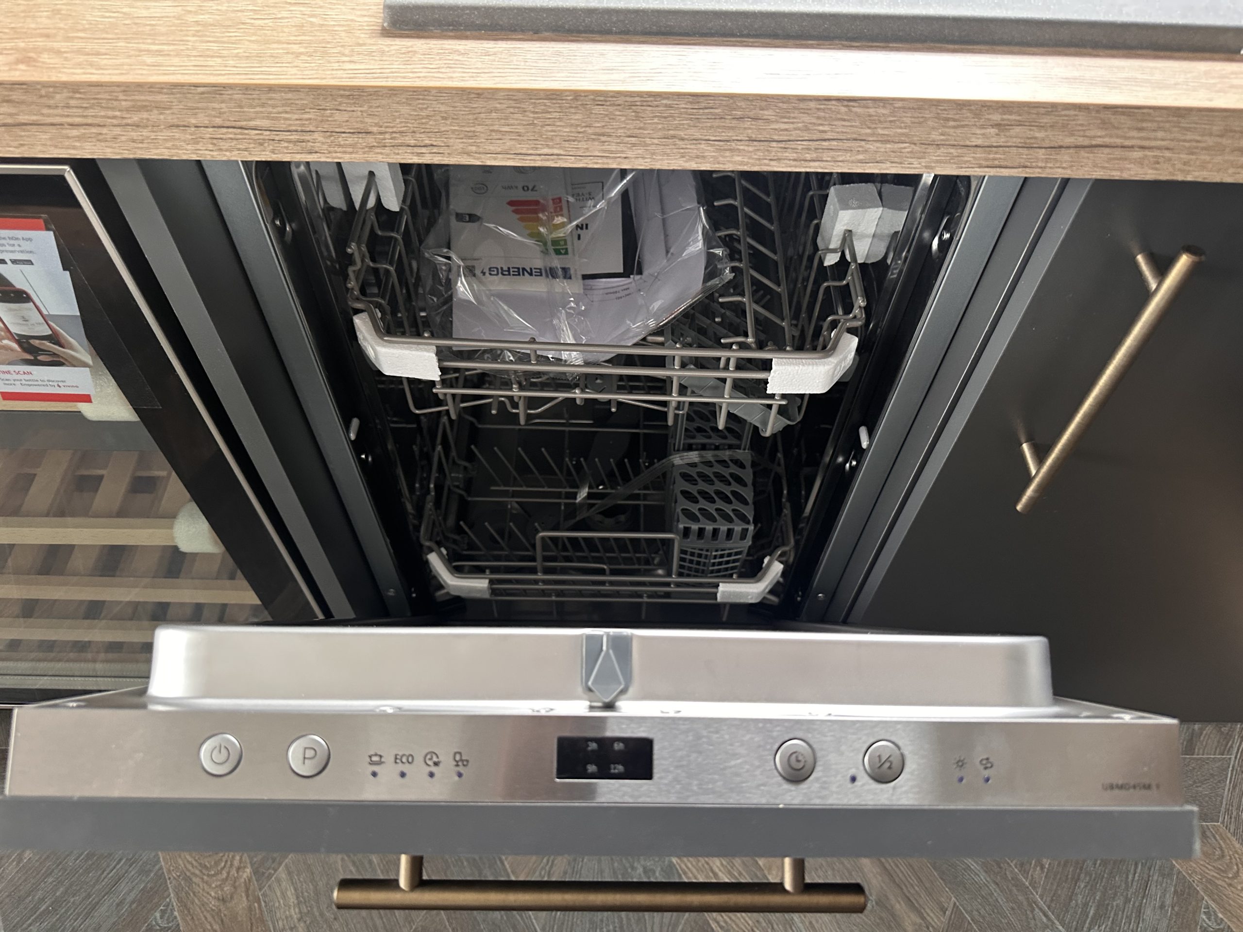 Last 2025 Model Available - Brand New - Residential Specification - Fully Central Heated & Double Glazed Beverley Norwood Lodge - 40" x 20" x 2 Bedrooms & 2 Bathrooms - 2025 Model For Sale Off Site - Image 11