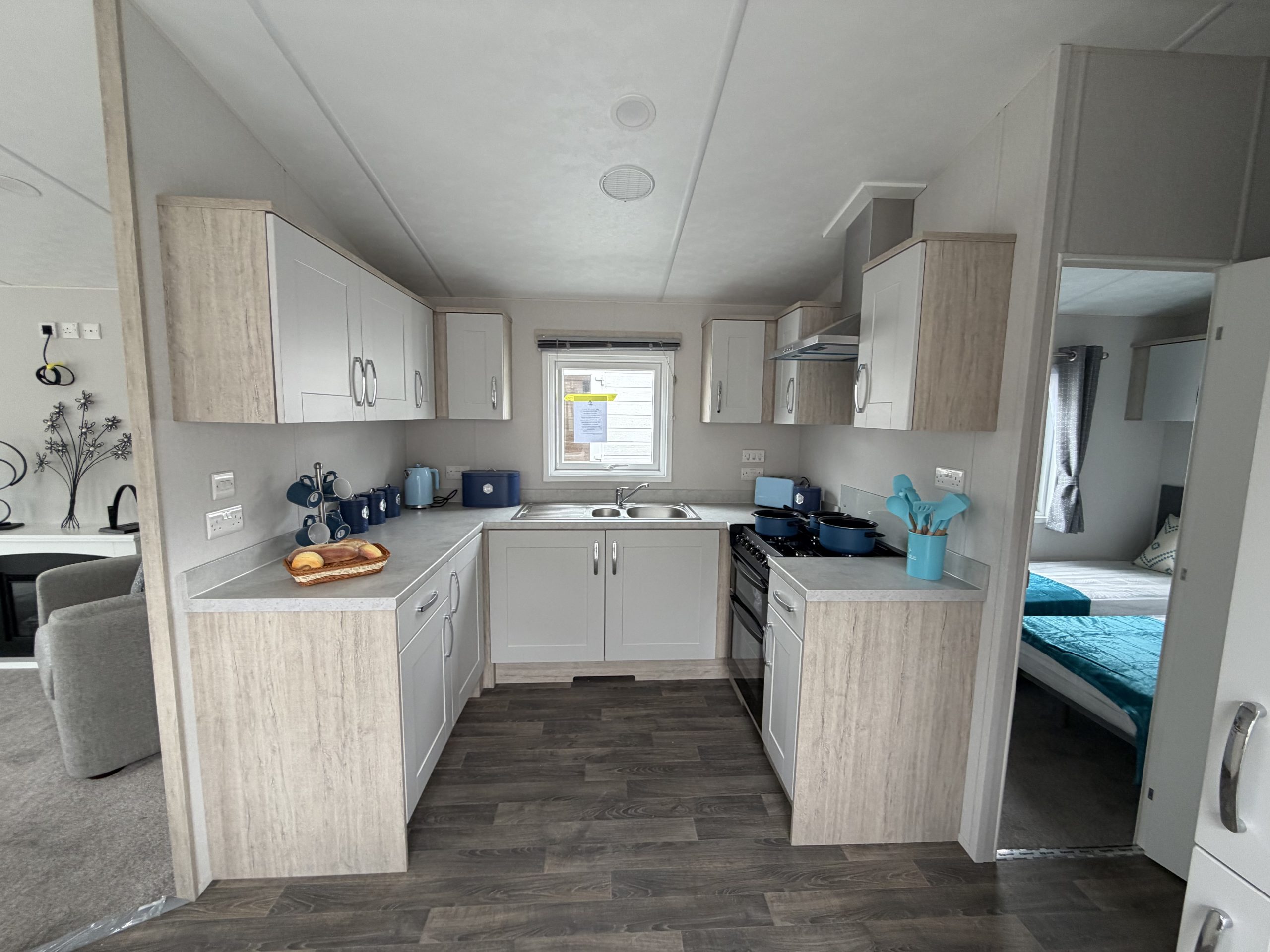 Brand New - Fully Central Heated & Double Glazed Delta Langford With Bath - 40" x 13" x 2 Bedrooms & 2 Bathrooms - 2026 Model For Sale Off Site - Image 5