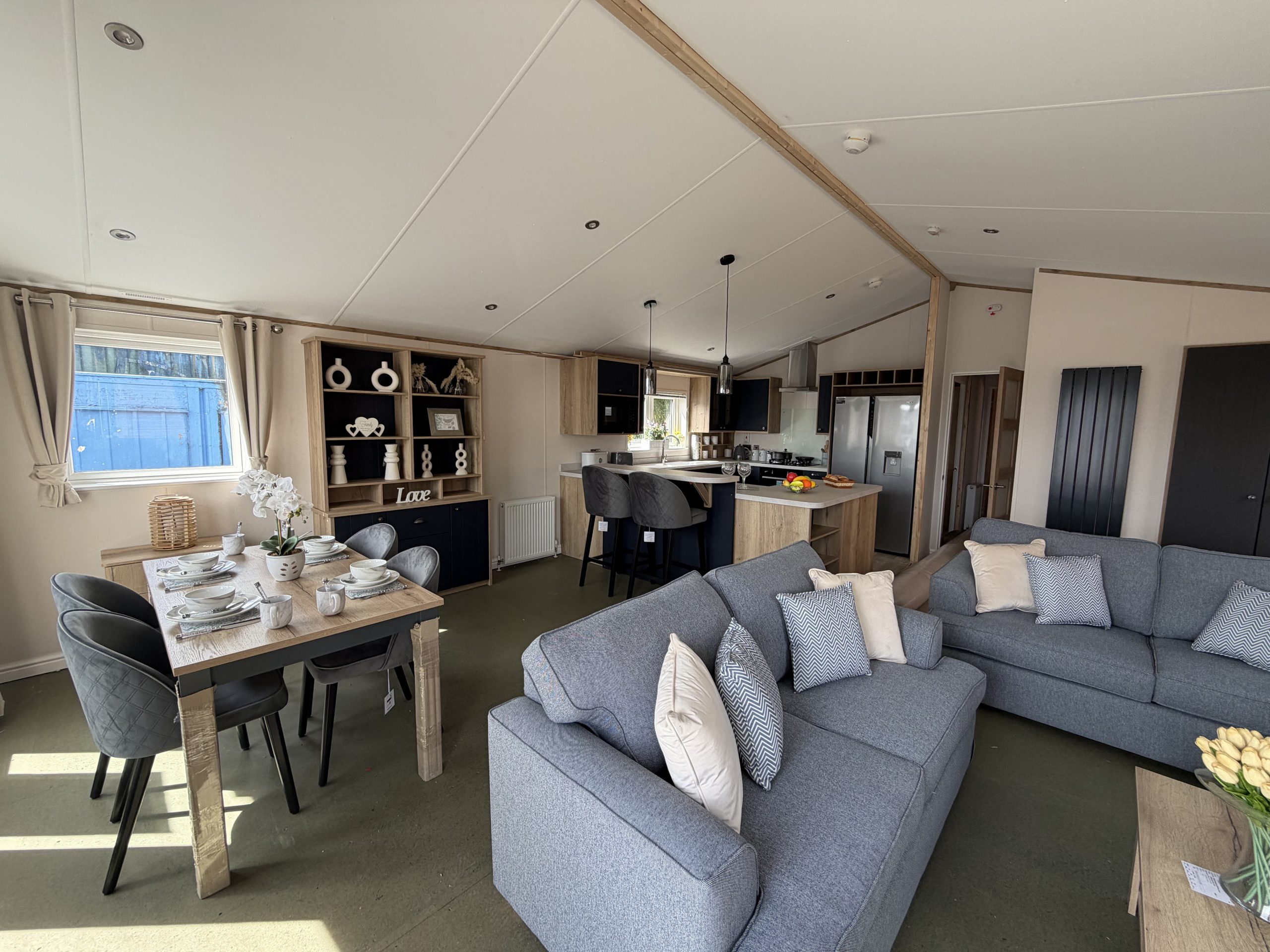 Brand New - Residential Specification - Fully Central Heated & Double Glazed Willerby New Holland Lodge - 40" x 20" x 2 Bedrooms & 2 Bathrooms - 2027 Model For Sale Off Site - Image 9