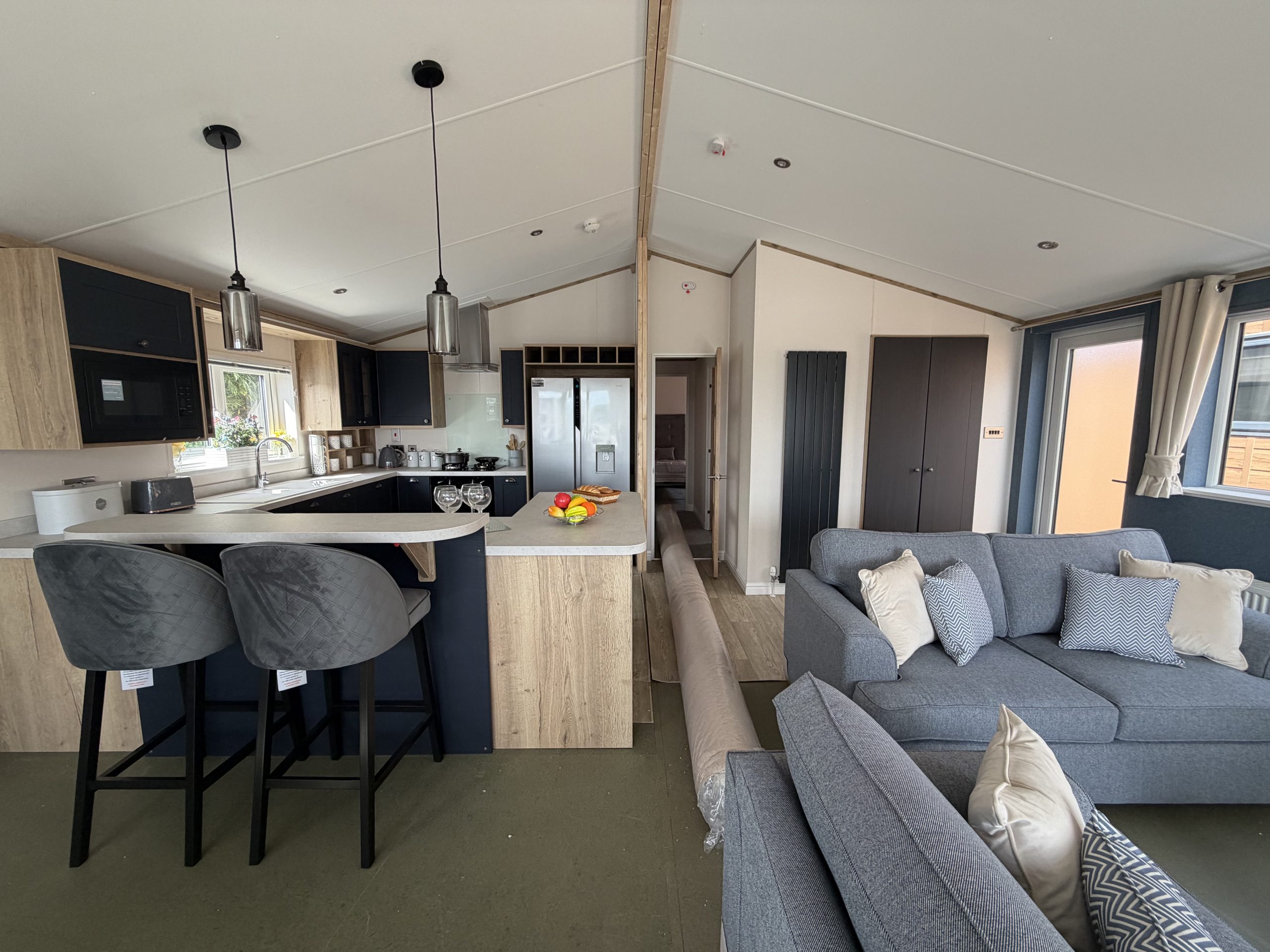 Brand New - Residential Specification - Fully Central Heated & Double Glazed Willerby New Holland Lodge - 40" x 20" x 2 Bedrooms & 2 Bathrooms - 2027 Model For Sale Off Site - Image 6