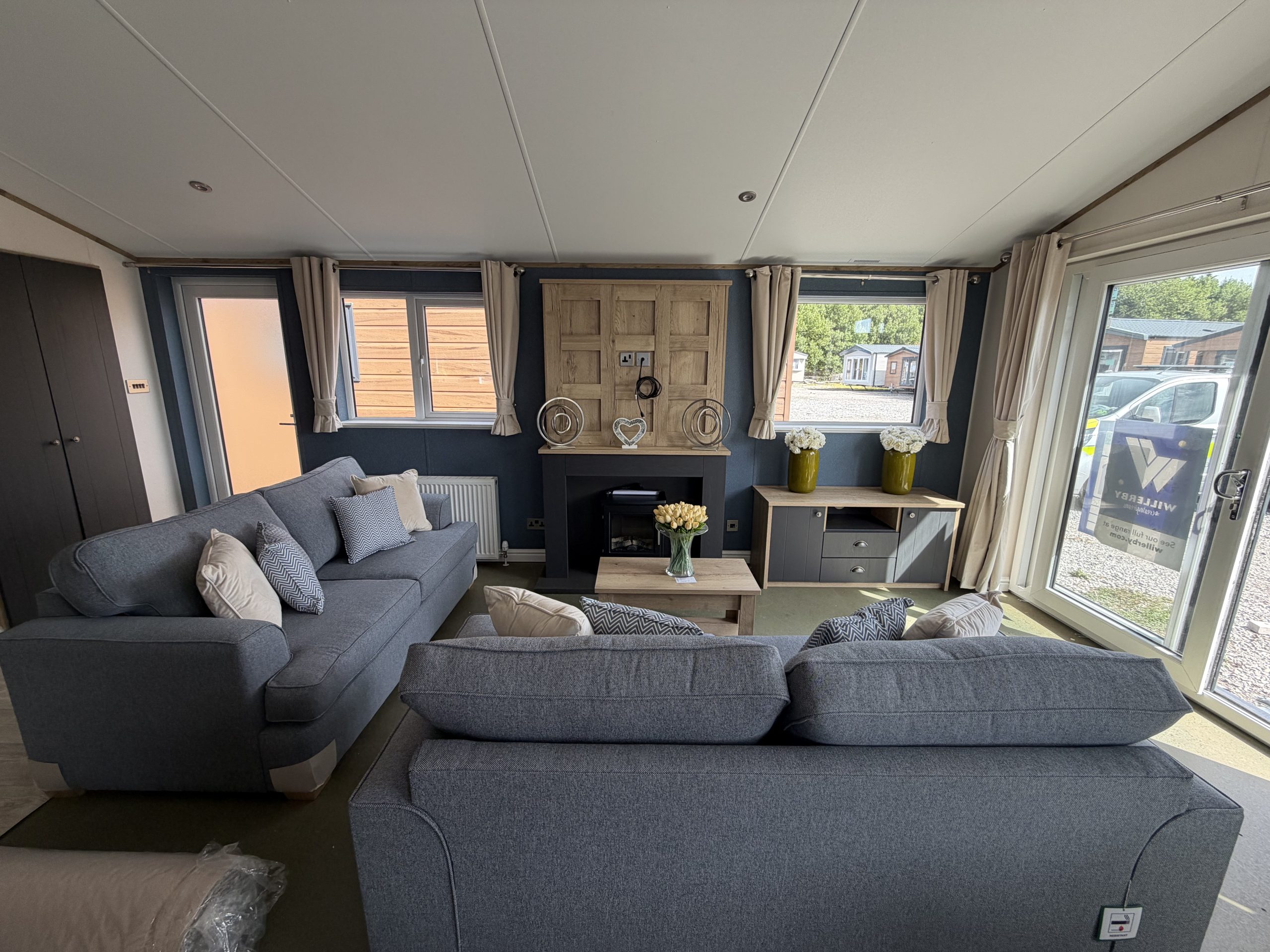 Brand New - Residential Specification - Fully Central Heated & Double Glazed Willerby New Holland Lodge - 40" x 20" x 2 Bedrooms & 2 Bathrooms - 2027 Model For Sale Off Site - Image 12
