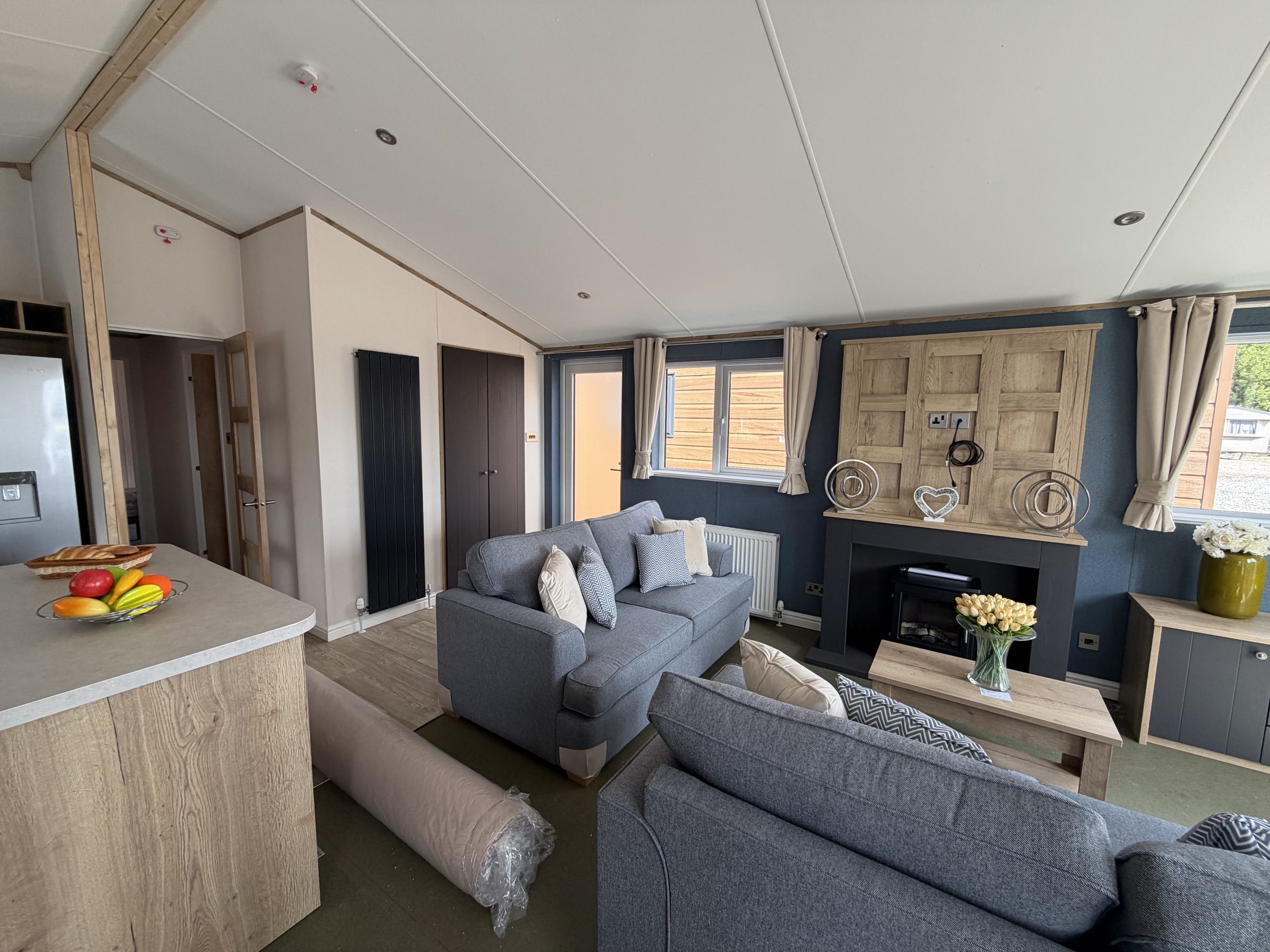 Brand New - Residential Specification - Fully Central Heated & Double Glazed Willerby New Holland Lodge - 40" x 20" x 2 Bedrooms & 2 Bathrooms - 2027 Model For Sale Off Site - Image 13
