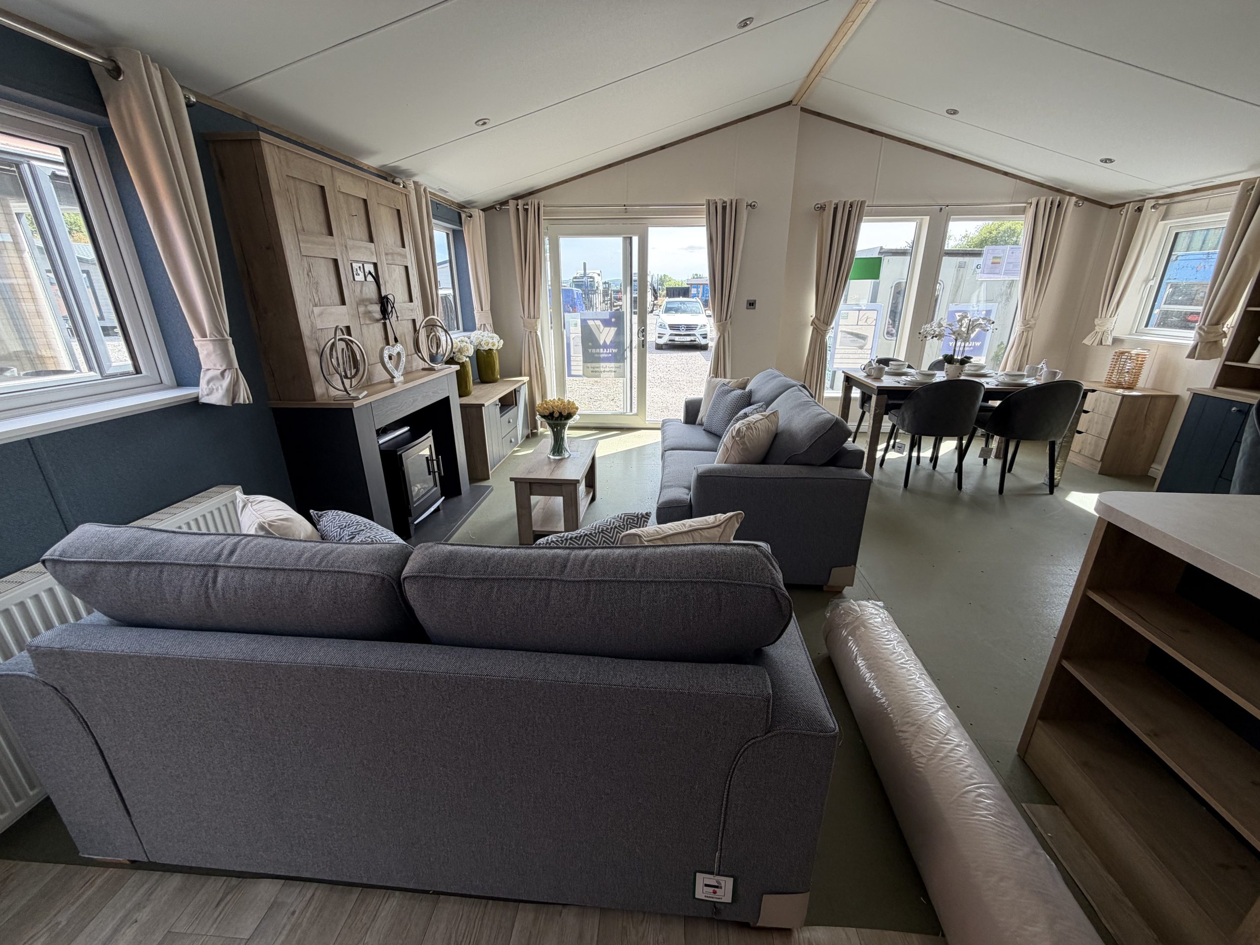 Brand New - Residential Specification - Fully Central Heated & Double Glazed Willerby New Holland Lodge - 40" x 20" x 2 Bedrooms & 2 Bathrooms - 2027 Model For Sale Off Site - Image 25
