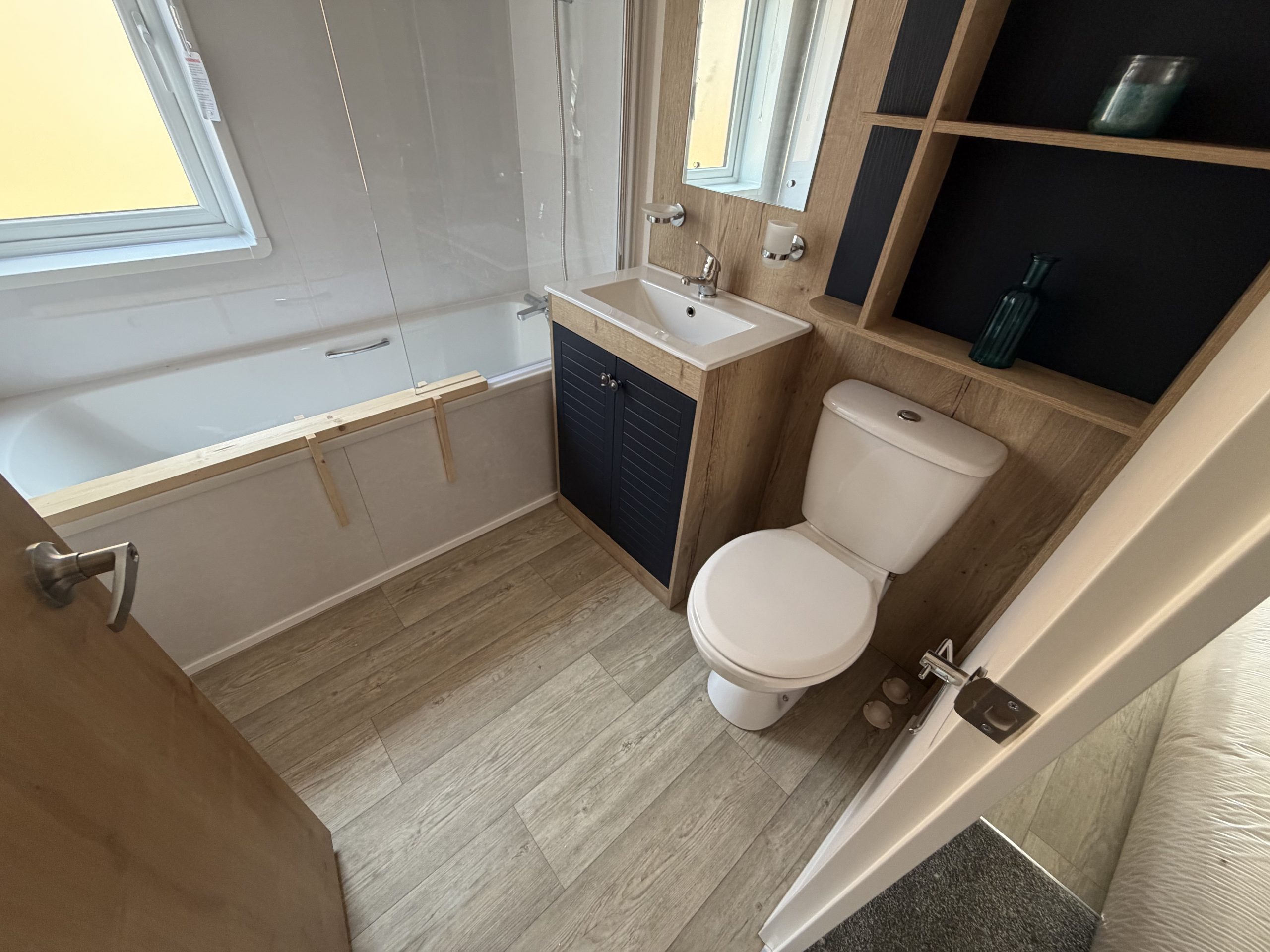 Brand New - Residential Specification - Fully Central Heated & Double Glazed Willerby New Holland Lodge - 40" x 20" x 2 Bedrooms & 2 Bathrooms - 2027 Model For Sale Off Site - Image 30