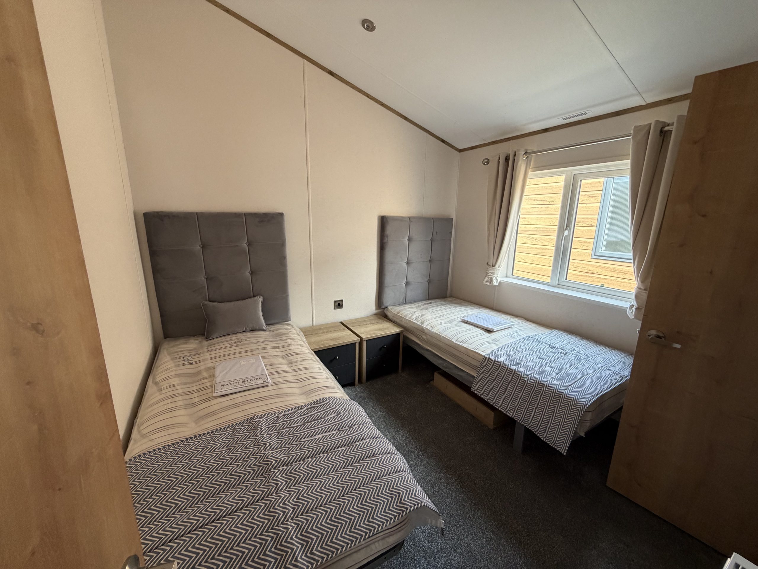 Brand New - Residential Specification - Fully Central Heated & Double Glazed Willerby New Holland Lodge - 40" x 20" x 2 Bedrooms & 2 Bathrooms - 2027 Model For Sale Off Site - Image 32
