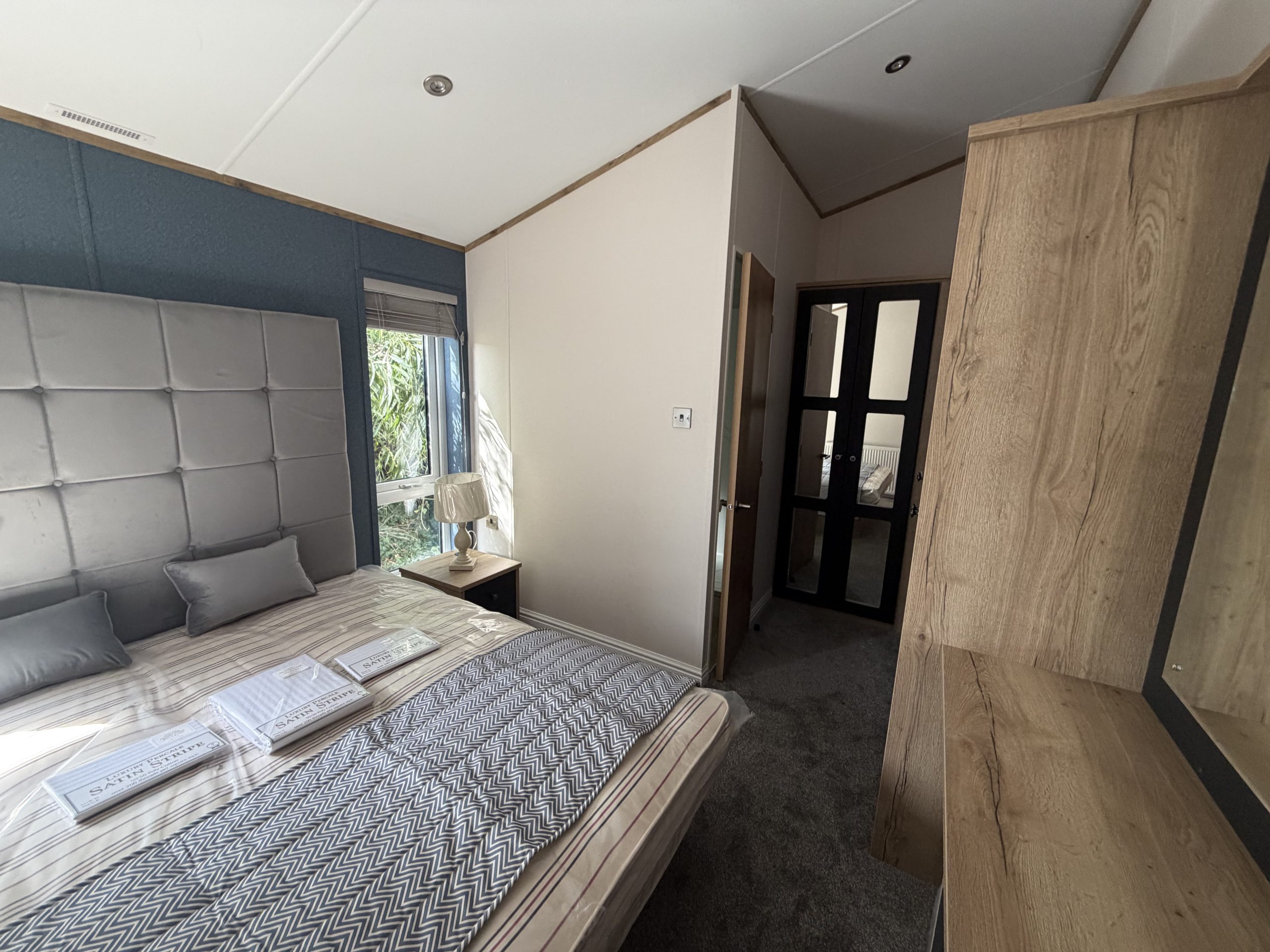 Brand New - Residential Specification - Fully Central Heated & Double Glazed Willerby New Holland Lodge - 40" x 20" x 2 Bedrooms & 2 Bathrooms - 2027 Model For Sale Off Site - Image 37