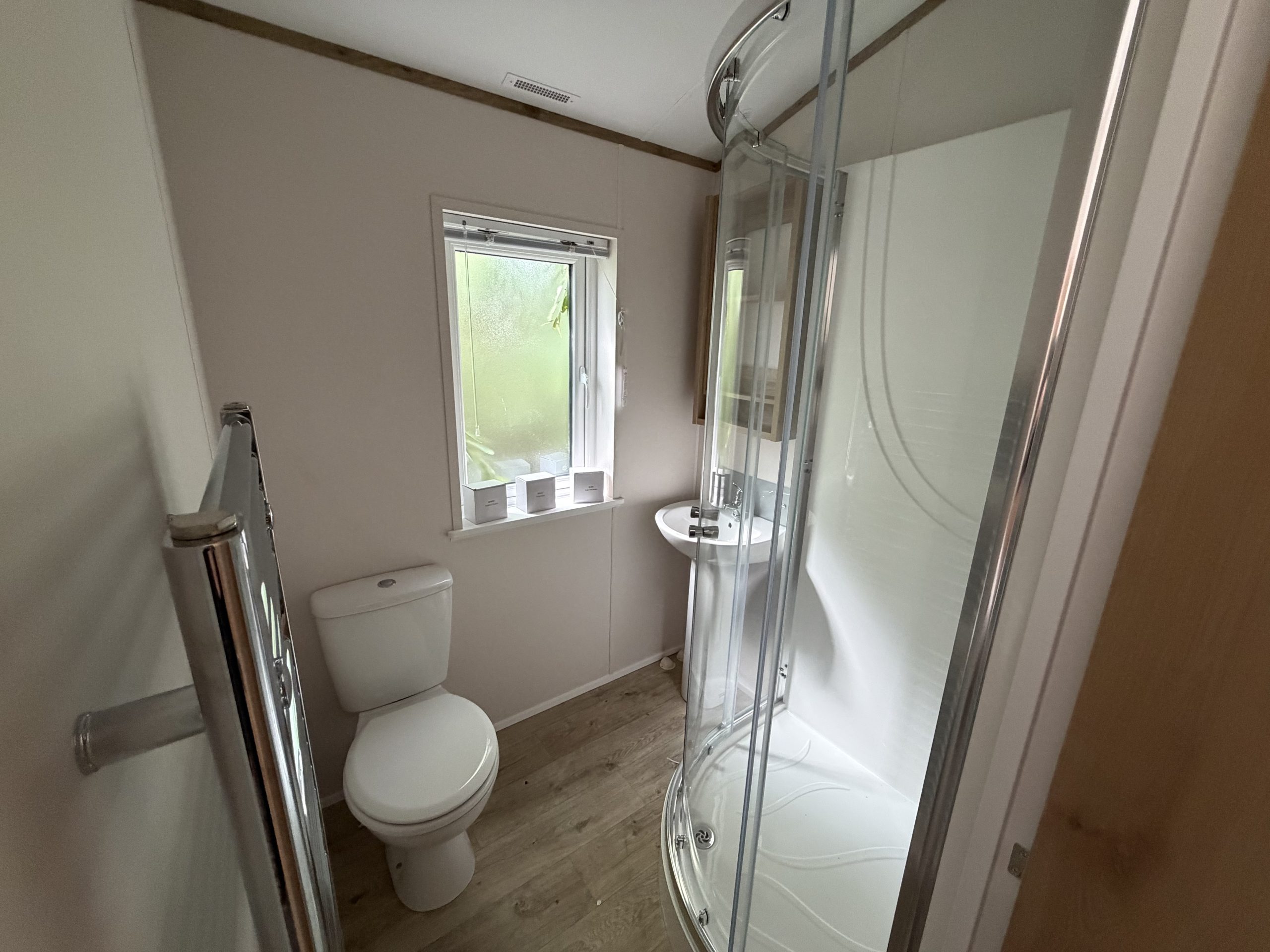 Brand New - Residential Specification - Fully Central Heated & Double Glazed Willerby New Holland Lodge - 40" x 20" x 2 Bedrooms & 2 Bathrooms - 2027 Model For Sale Off Site - Image 40