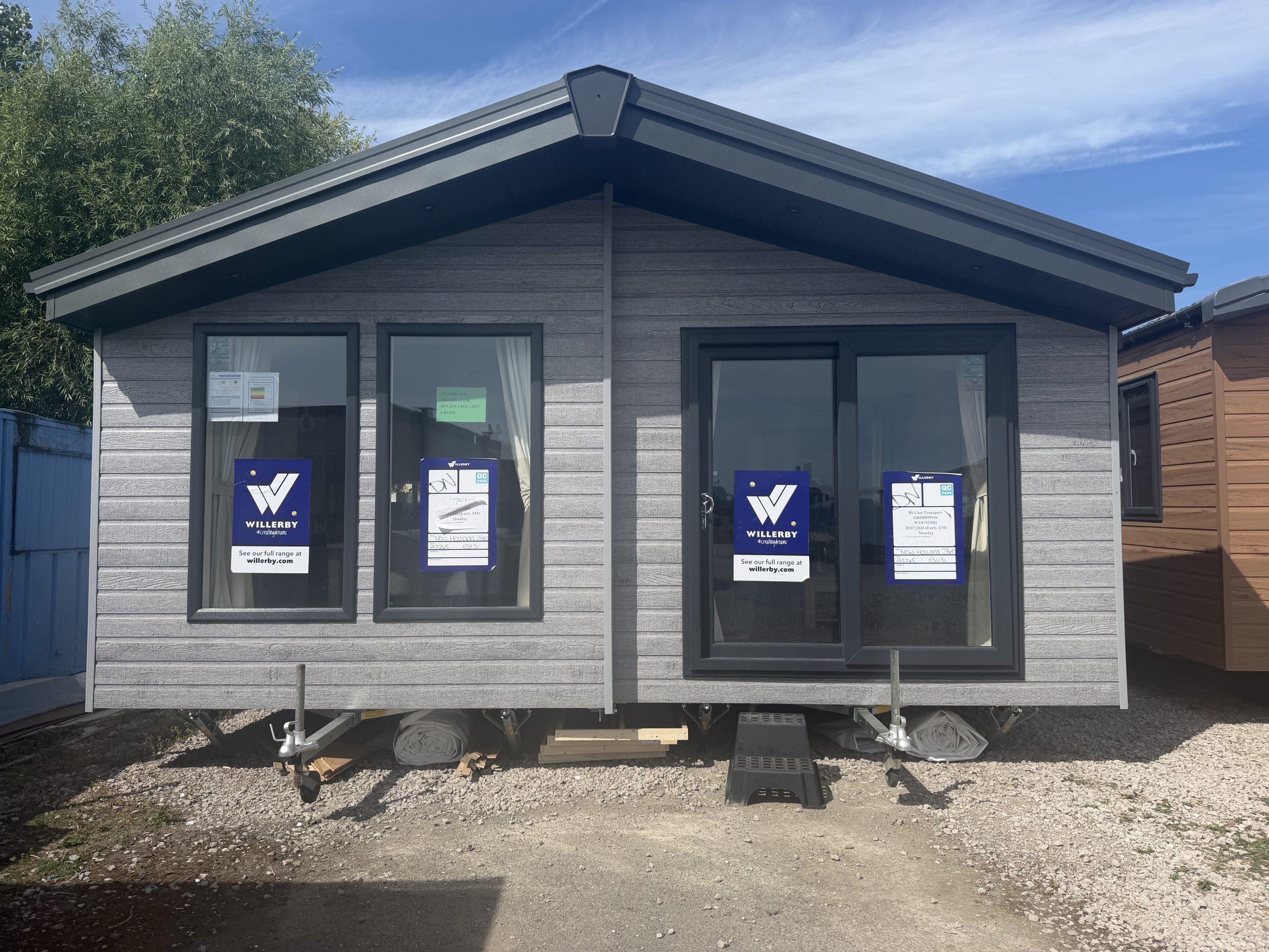 Brand New - Residential Specification - Fully Central Heated & Double Glazed Willerby New Holland Lodge - 40" x 20" x 2 Bedrooms & 2 Bathrooms - 2027 Model For Sale Off Site