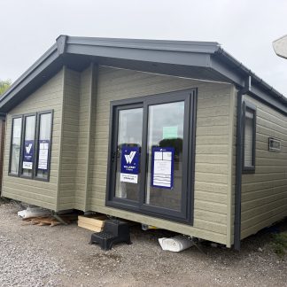 Brand New - Residential Specification - Fully Central Heated & Double Glazed Willerby Pinehurst Lodge - 40" x 20" x 3 Bedrooms & 2 Bathrooms & Utilty Room - 2027 Model For Sale Off Site